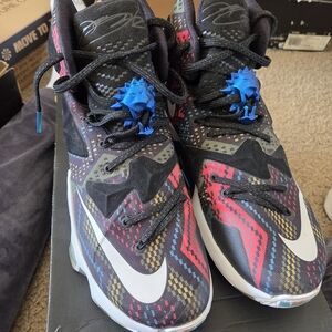 Nike Black Multicolor Mens Sneakers with White Swoosh